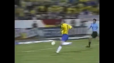 Il 50° gol di Ronaldo Nazario in Brasile contro l'Uruguay